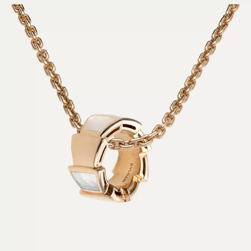 9002763-serpenti-viper-bulgari-colar-ouro-rosa-madre-perola-pendente-caixa-alexandra-matias-jewelry-P1-scaled