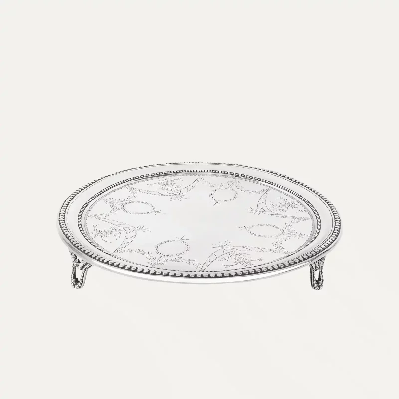 9003644-sec-XVIII-salva-prata-tres-pes-contraste-lisboa-marca-ourives-sec-XVIII-alexandra-matias-jewelry-P1