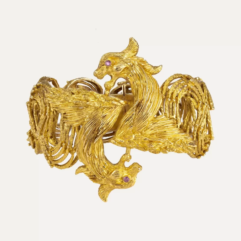 9004884-pulseira-larga-ouro-amarelo-rubis-dragoes-assinada-lalaounis-grecia-cerca-1970-alexandra-matias-jewelry-P1-scaled